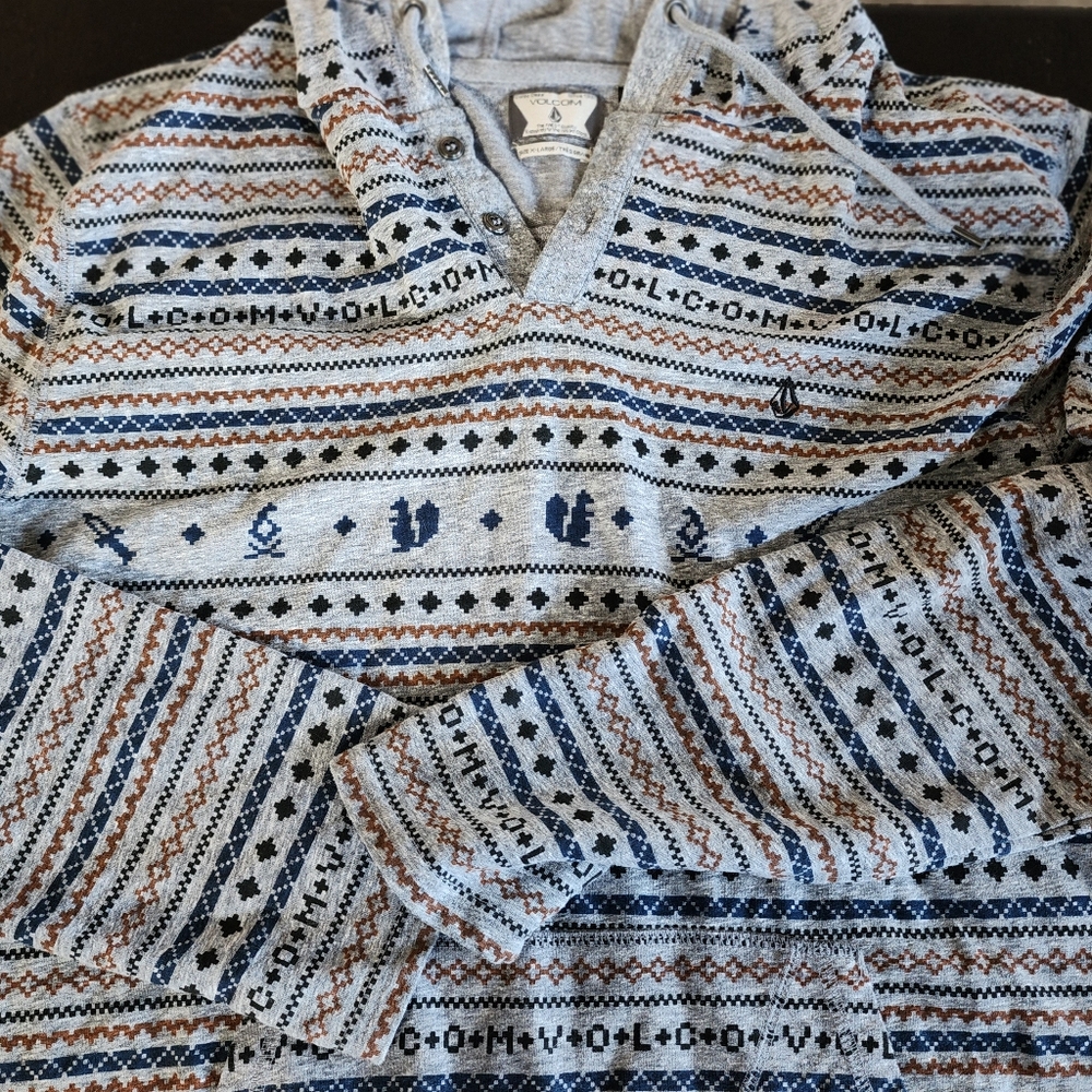 Volcom light sweater pullover